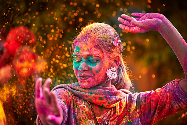 Wishing You a Colorful Holi: How to Send the Perfect Holiday Greetings