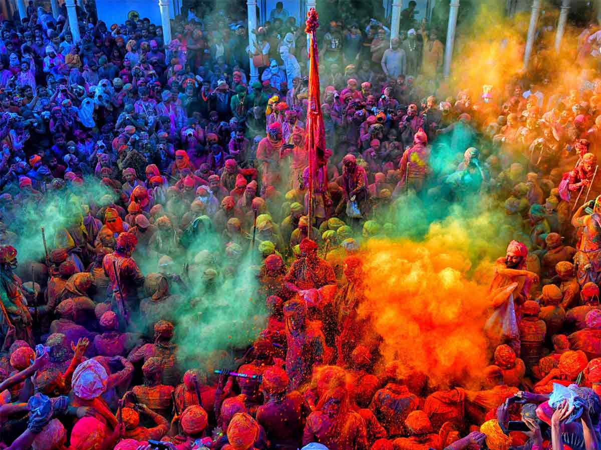 “Colors Across Continents: Holi’s Vibrant Path Beyond India”