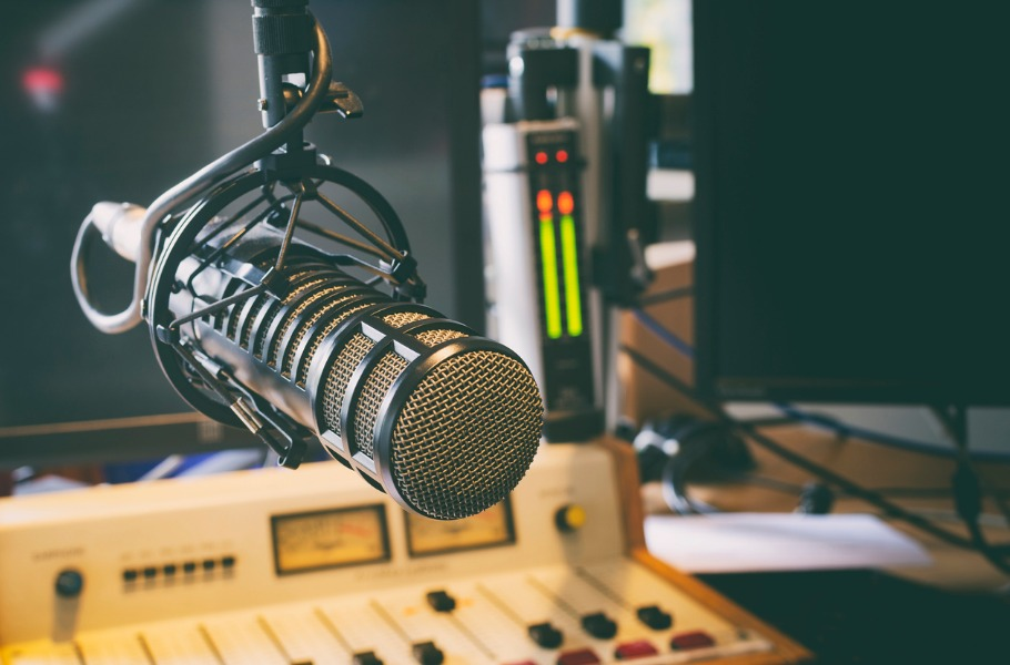 🎙️ How to Start Your Own Radio Show or Podcast in 2024