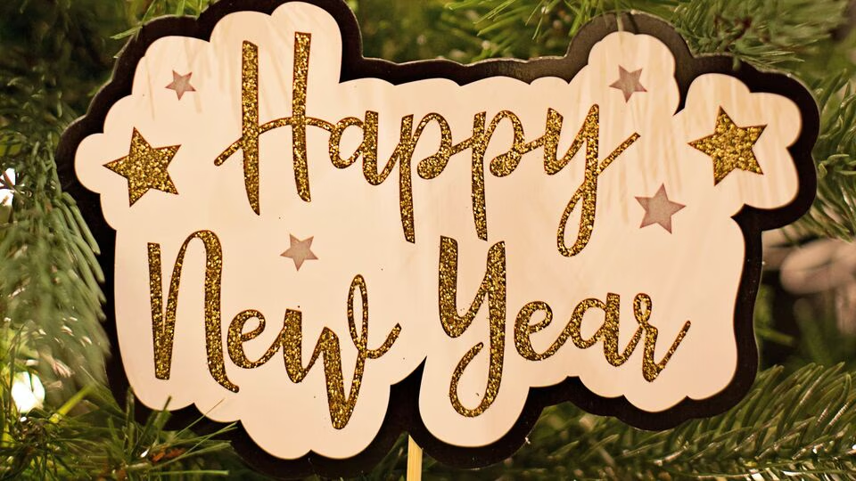 Emojis for Every Occasion: How to Wish a Happy Holiday and New Year Using Emojis